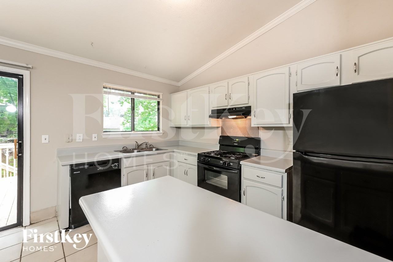 652 Sunfield Dr Nw - Photo 6 of 17