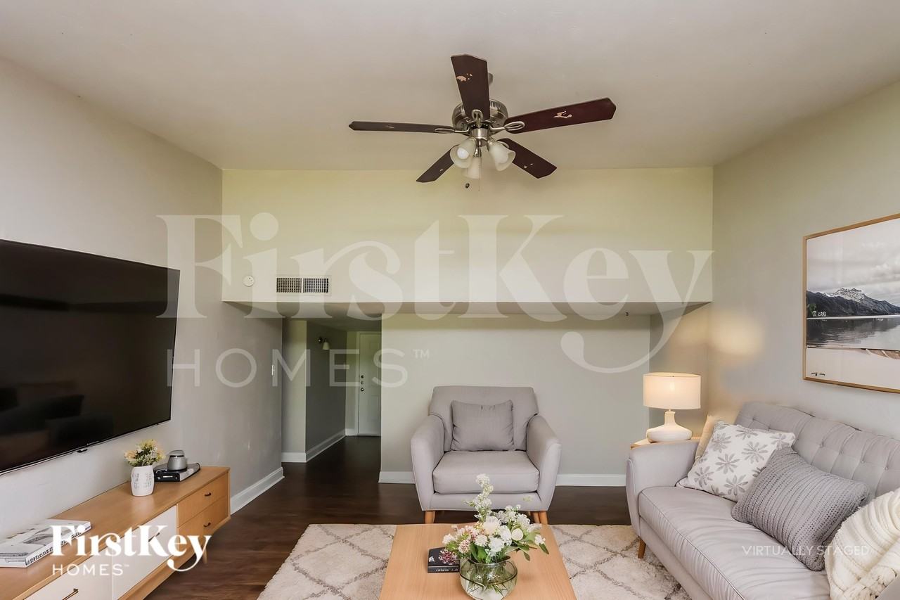 6418 Briar Knoll Dr - Photo 3 of 20
