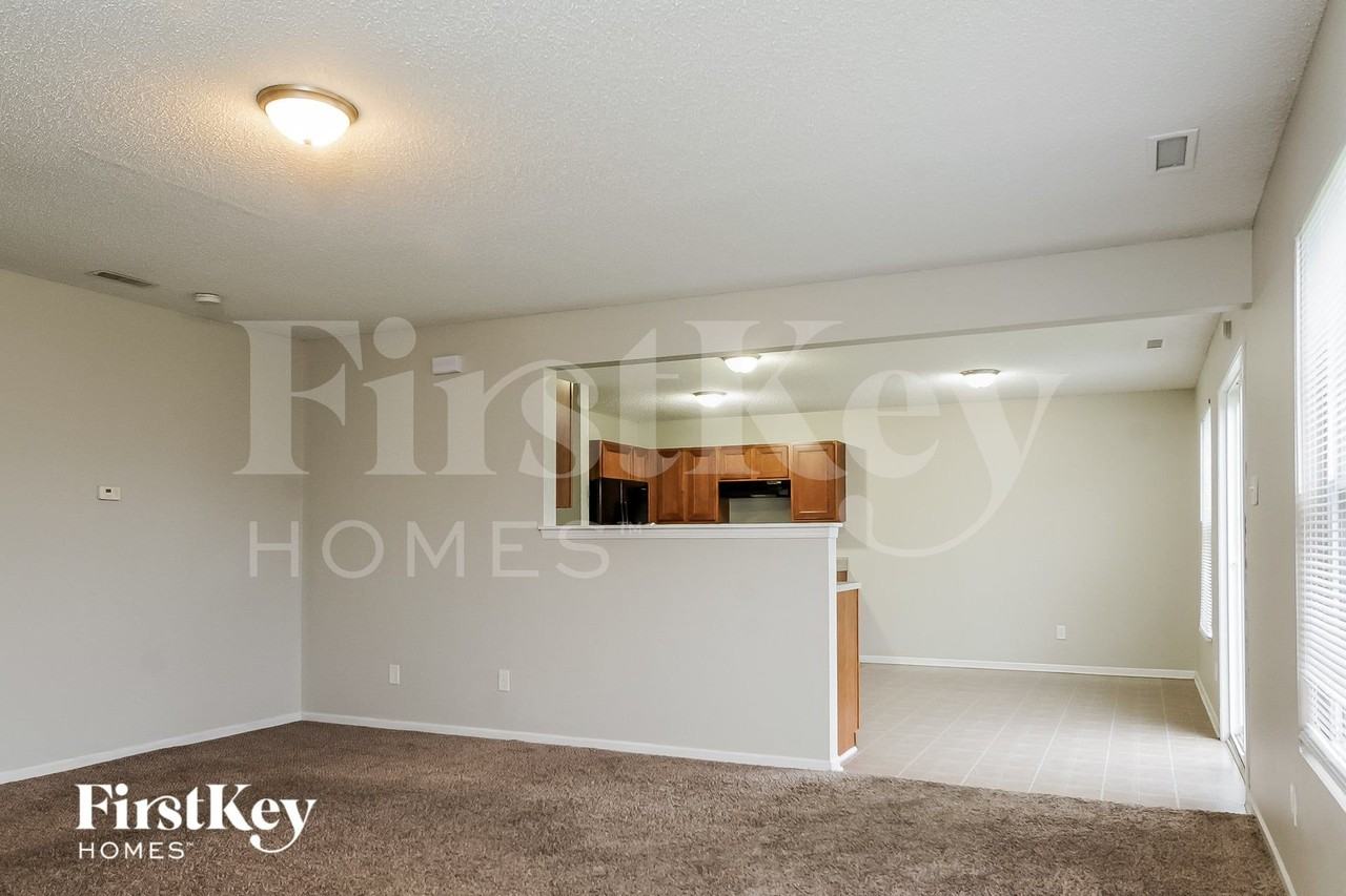 6140 Monteo Dr - Photo 4 of 15