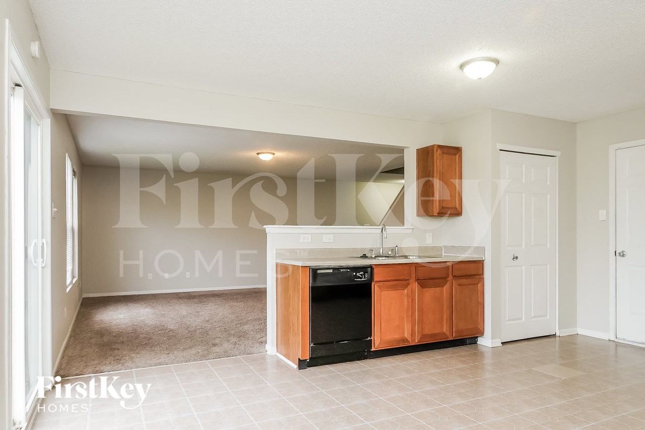 6140 Monteo Dr - Photo 5 of 15
