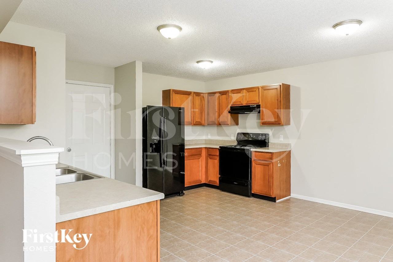 6140 Monteo Dr - Photo 6 of 15