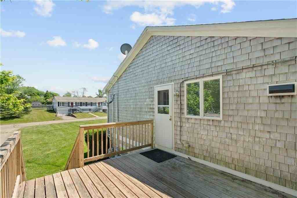 32 Prince Henry Ave - Photo 3 of 19