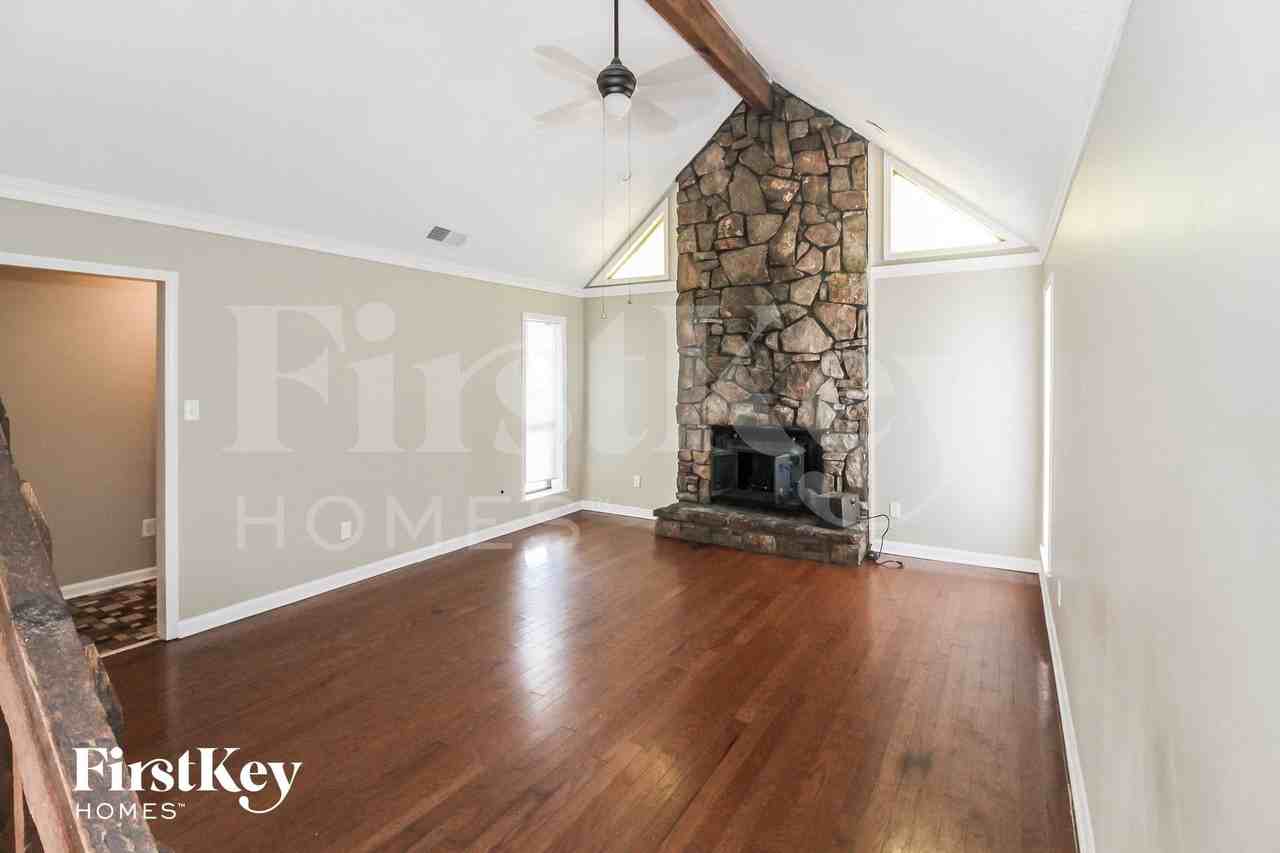 5979 Rosewind Cir W - Photo 3 of 15