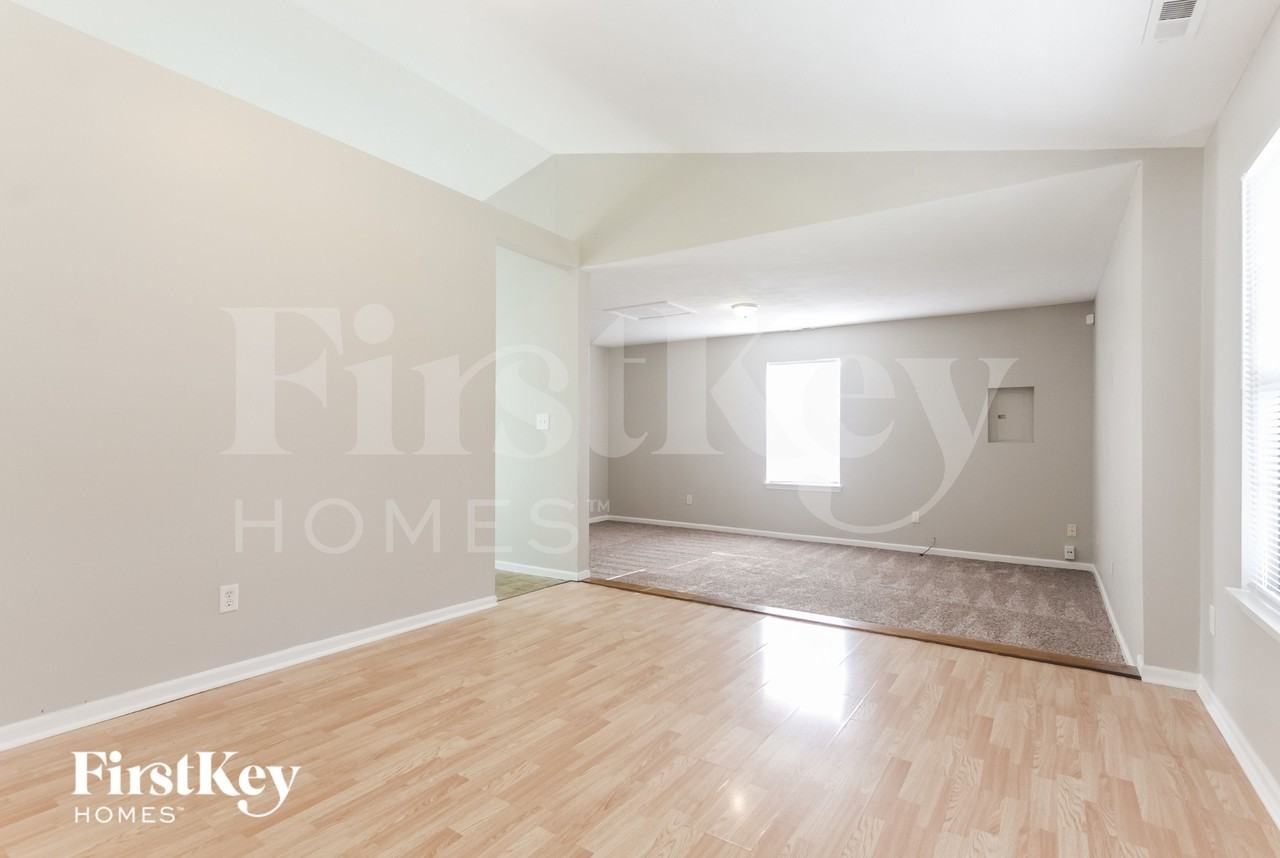 5613 Simmul Ln - Photo 3 of 16