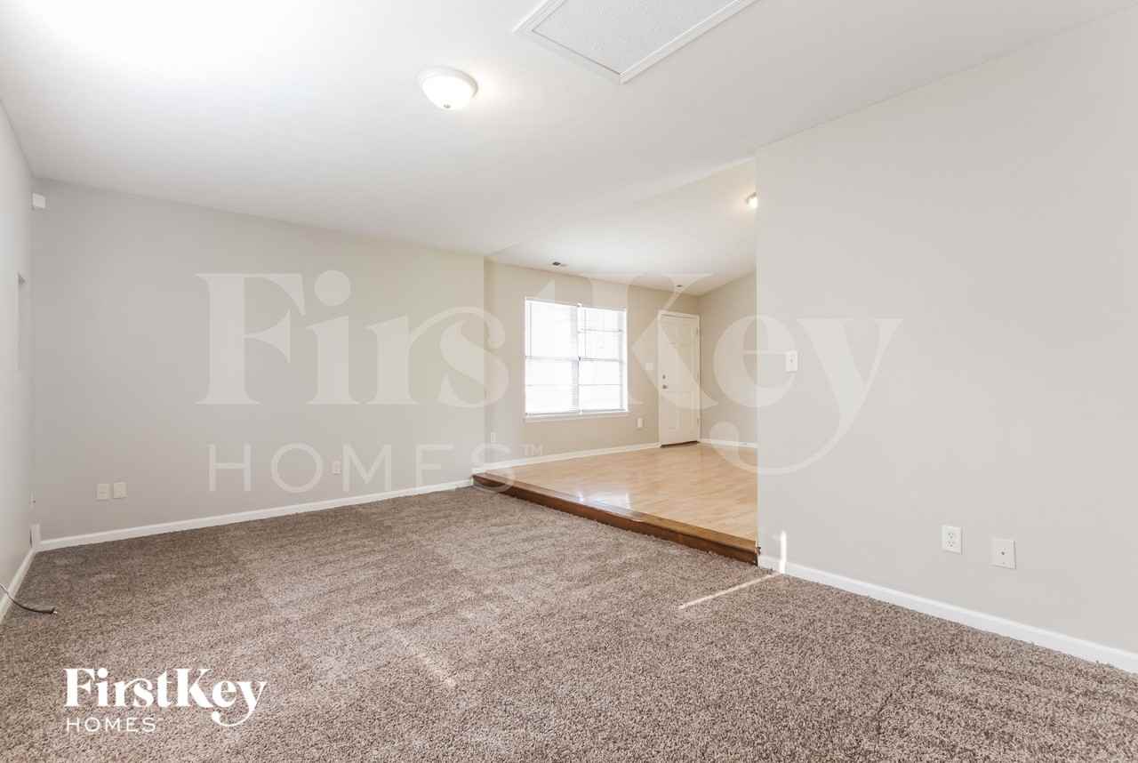 5613 Simmul Ln - Photo 4 of 16