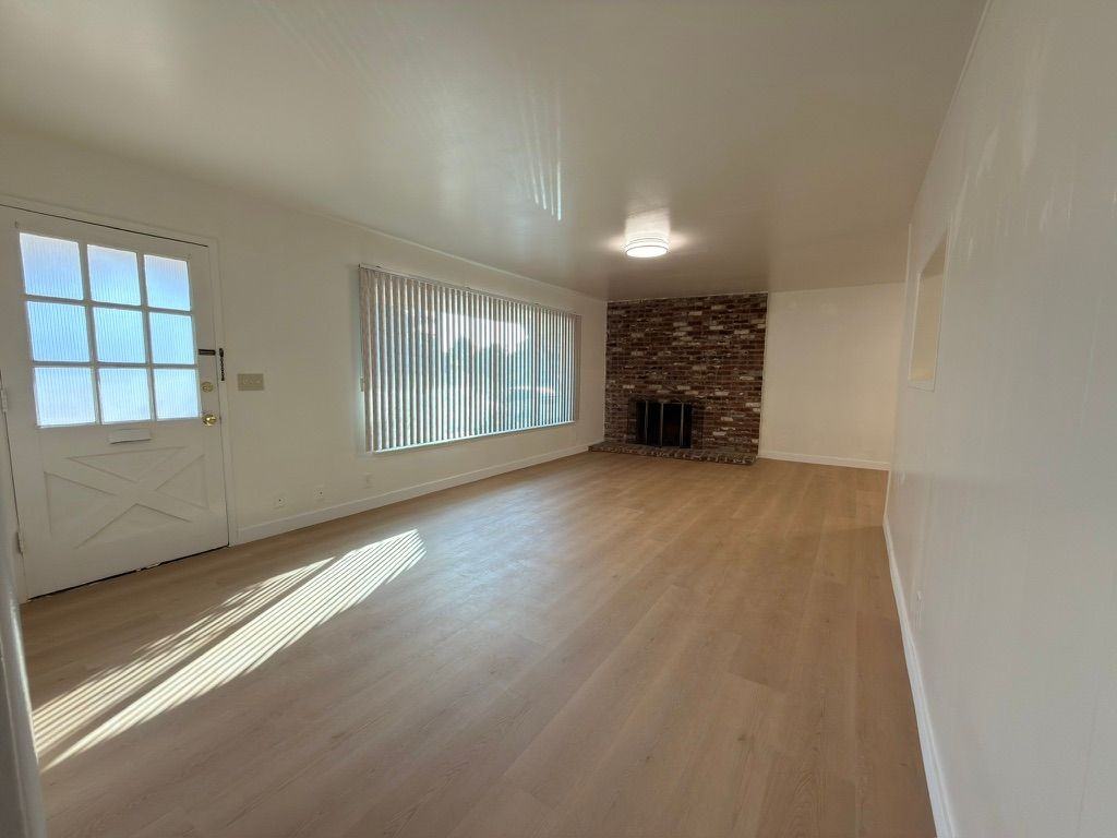 835 W Spruce St - Photo 2 of 13