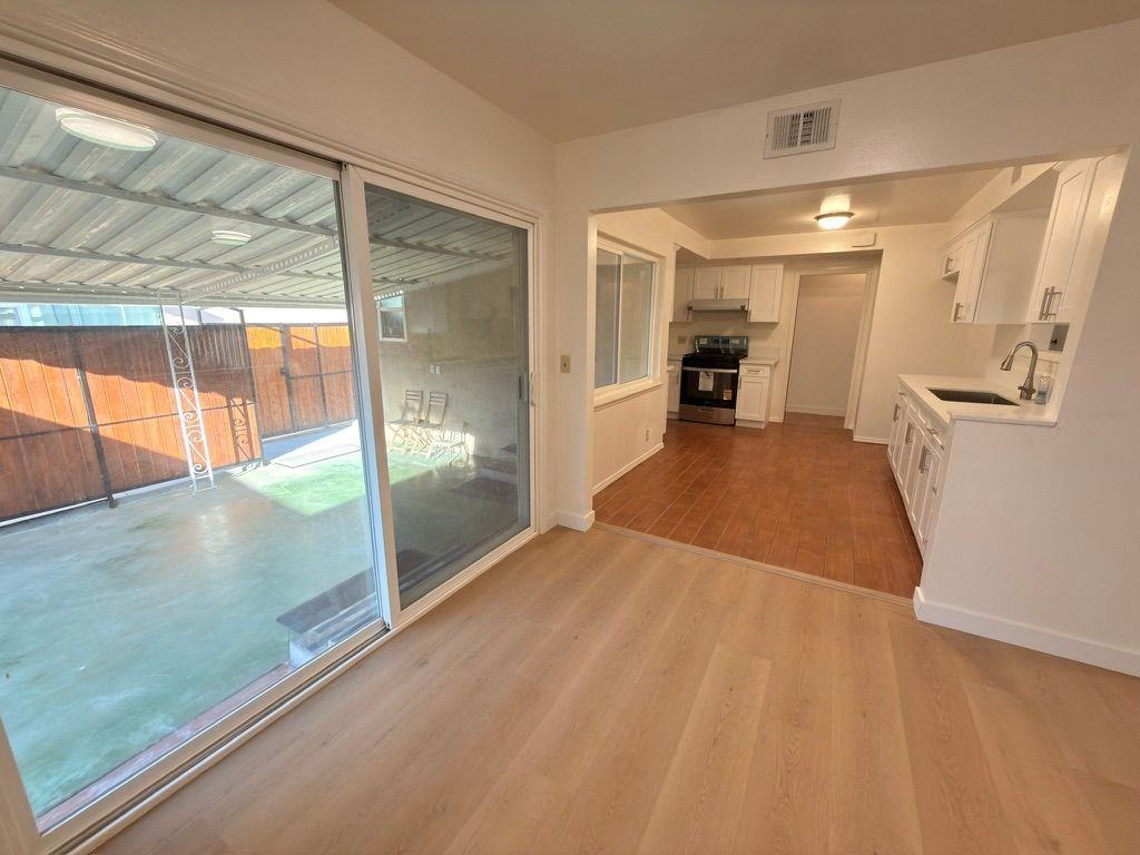835 W Spruce St - Photo 6 of 13