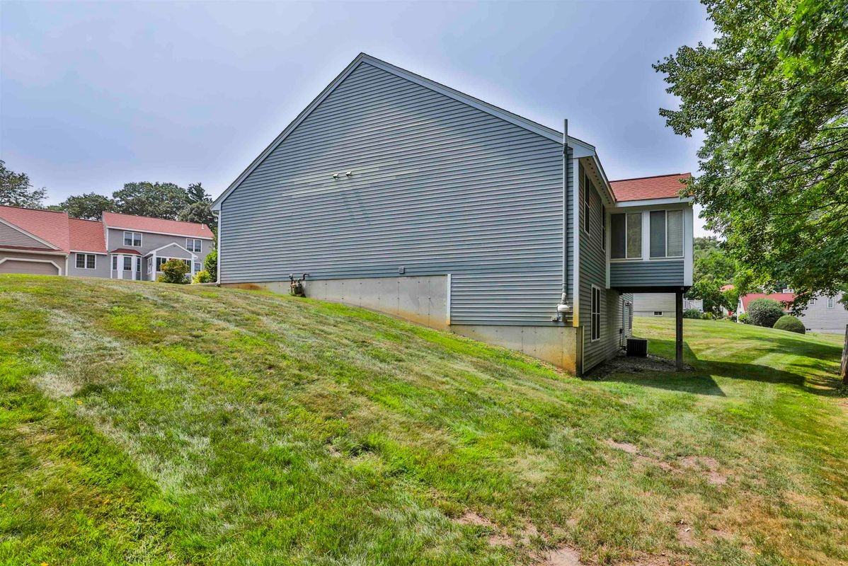 4 Myopia Ln - Photo 4 of 30