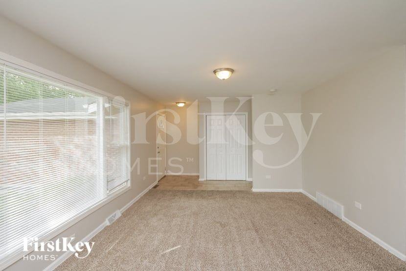 438 E 191st Pl - Photo 3 of 15