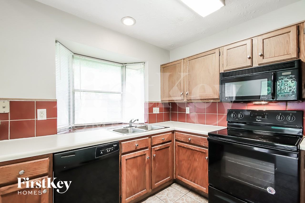 4030 Meadowgold Ln - Photo 6 of 16