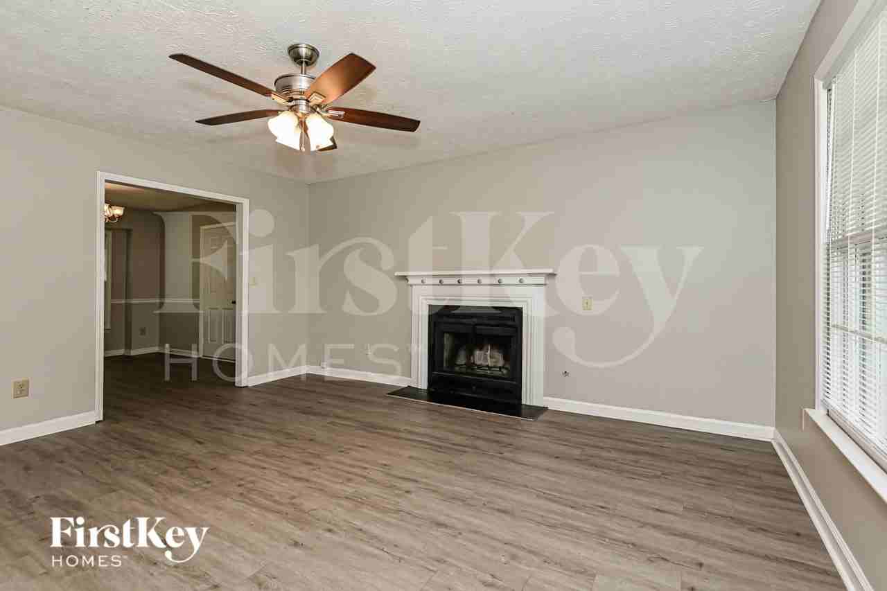 3900 Hadley Farm Dr - Photo 4 of 19