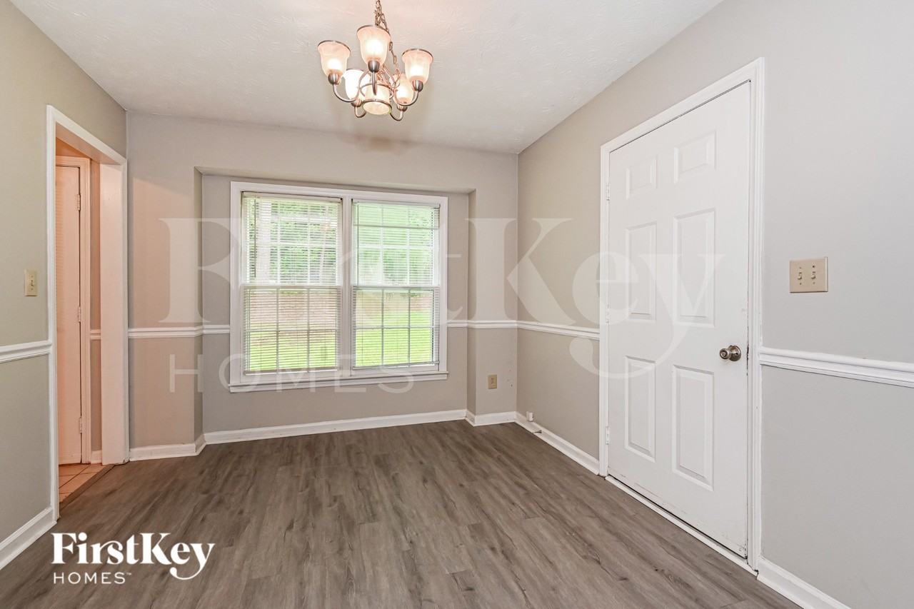 3900 Hadley Farm Dr - Photo 5 of 19