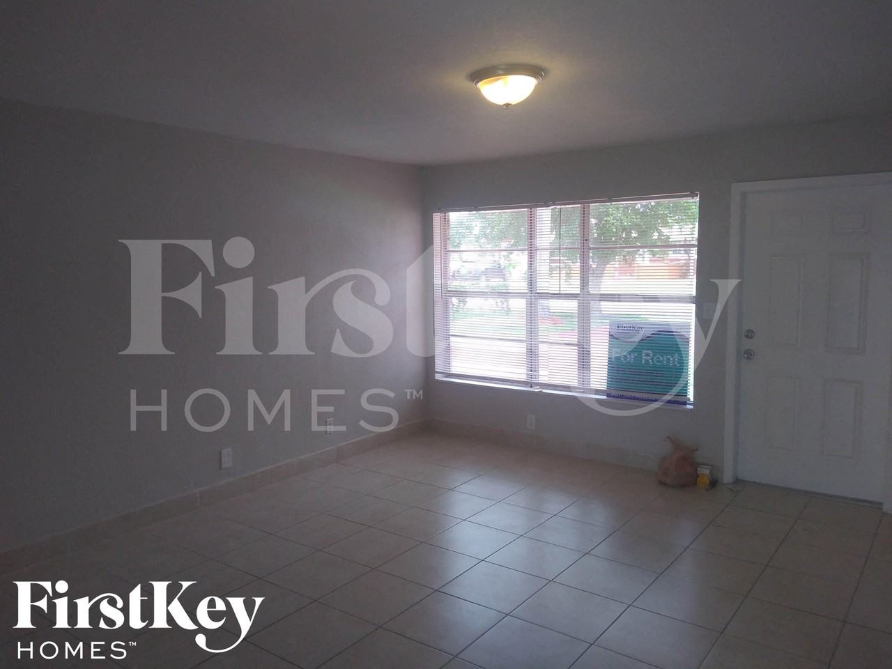 3740 Nw 4th Pl - Photo 2 of 12