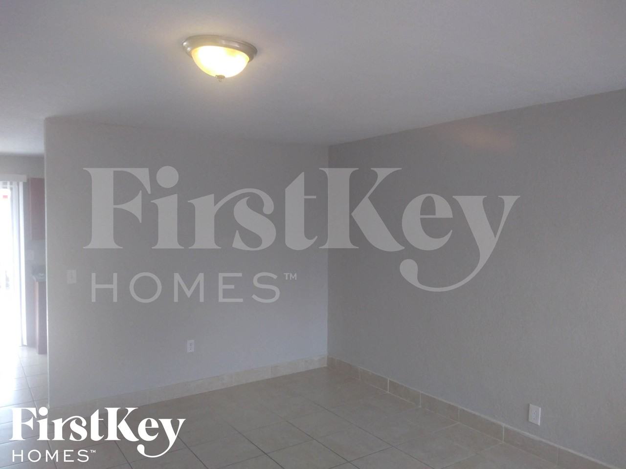 3740 Nw 4th Pl - Photo 3 of 12