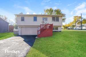 featured image of 3219 W Beach Dr