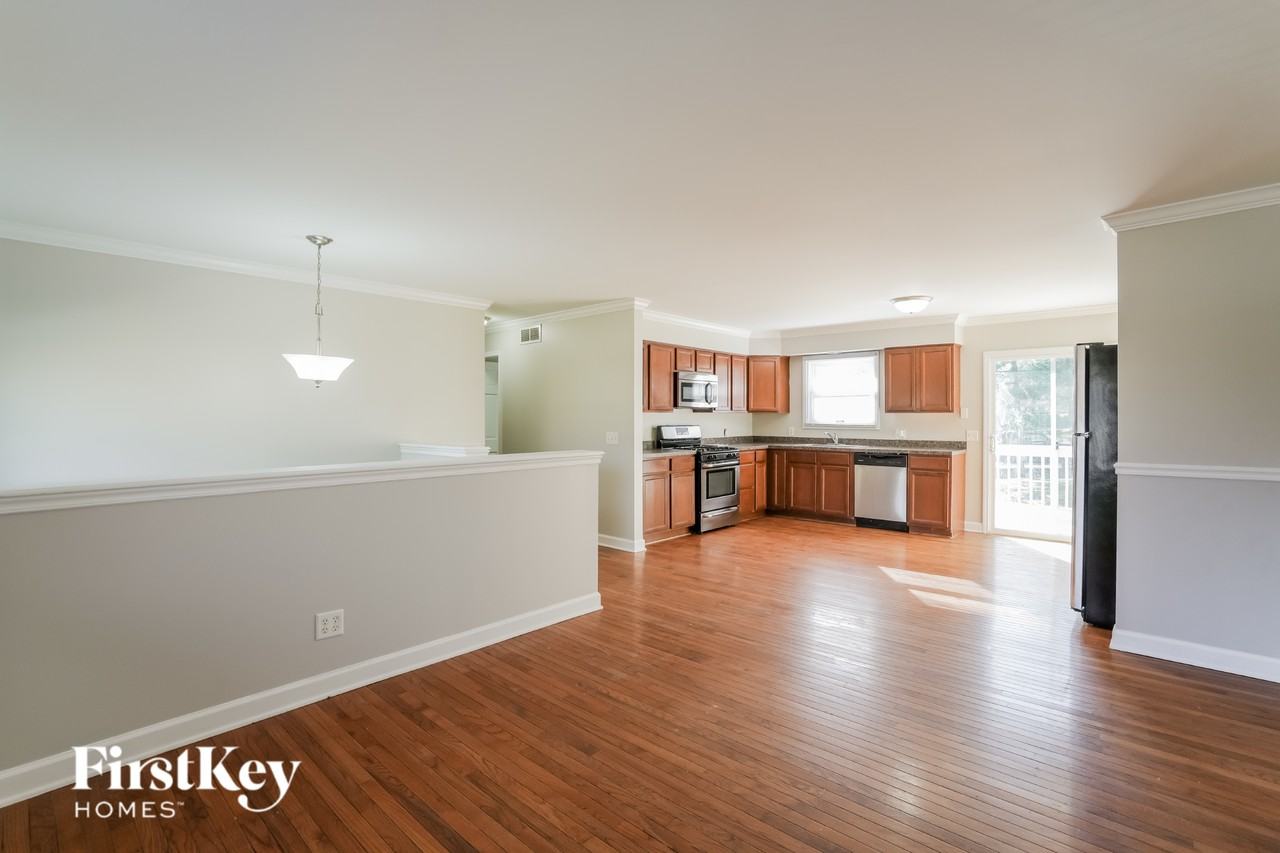 3219 W Beach Dr - Photo 5 of 15