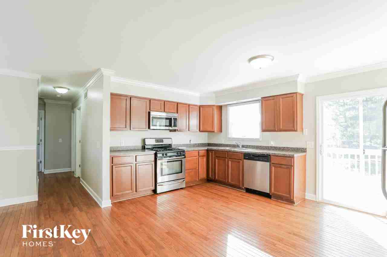 3219 W Beach Dr - Photo 7 of 15