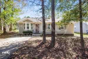 featured image of 3204 Faircroft Way
