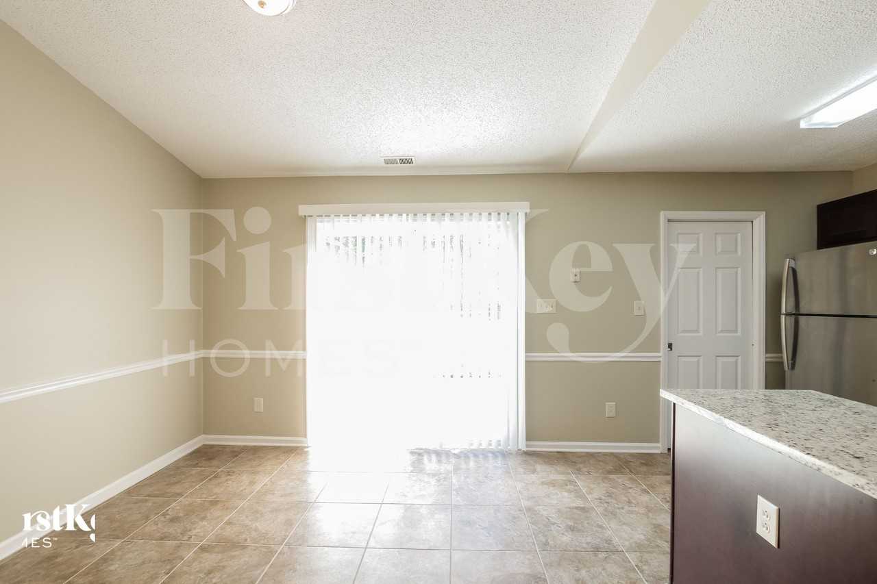 3204 Faircroft Way - Photo 6 of 18