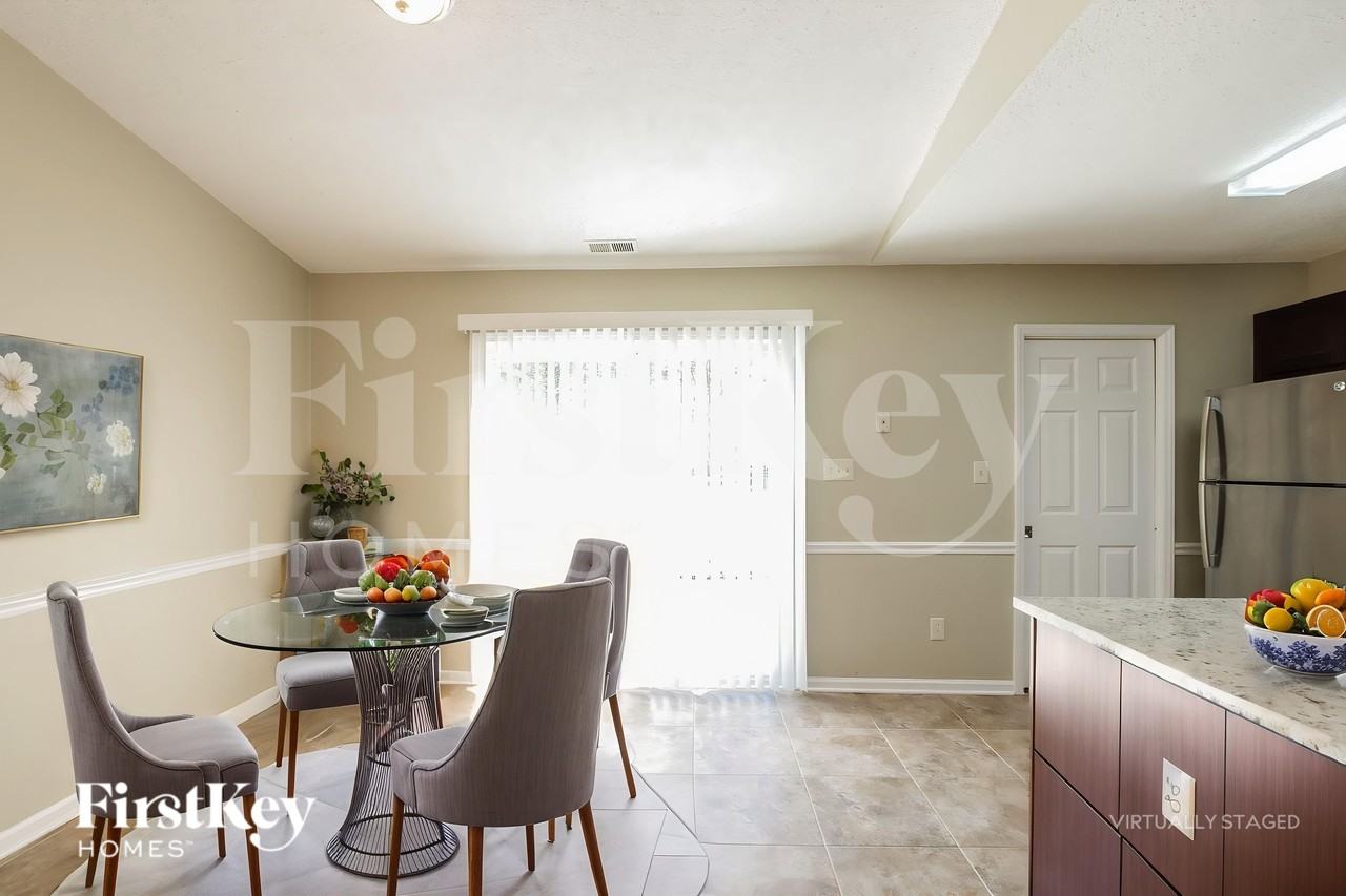 3204 Faircroft Way - Photo 7 of 18