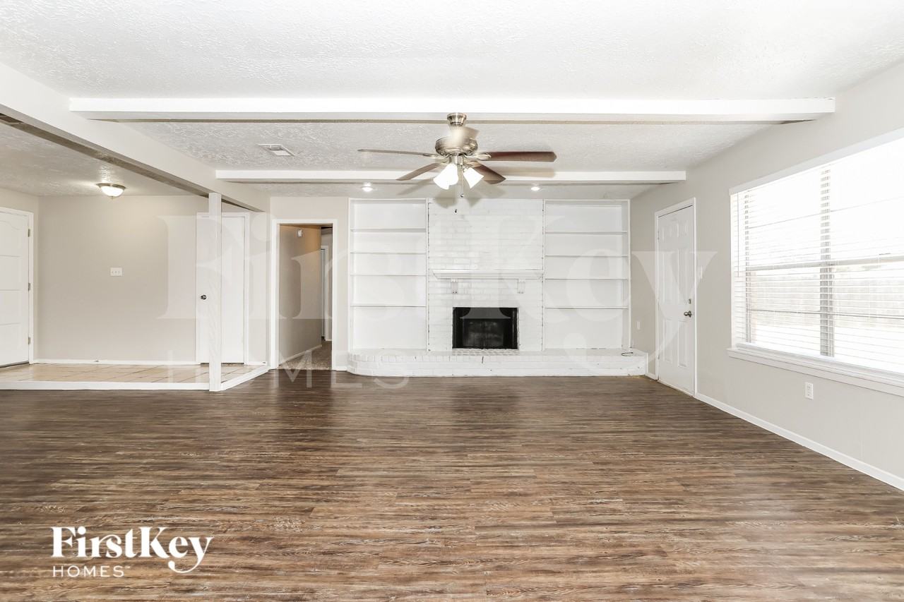 22519 Rockgate Dr - Photo 3 of 17