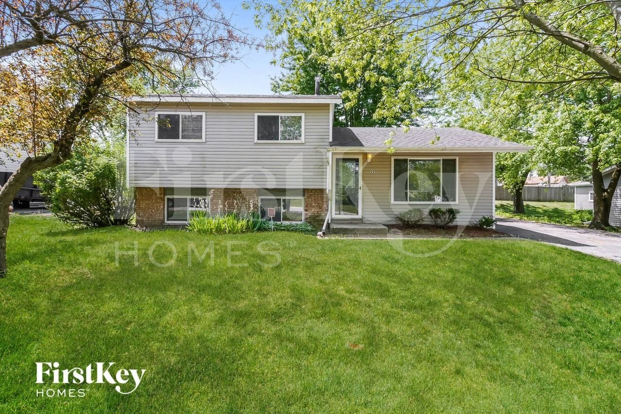 221 Rockhurst Rd - Photo 2 of 15