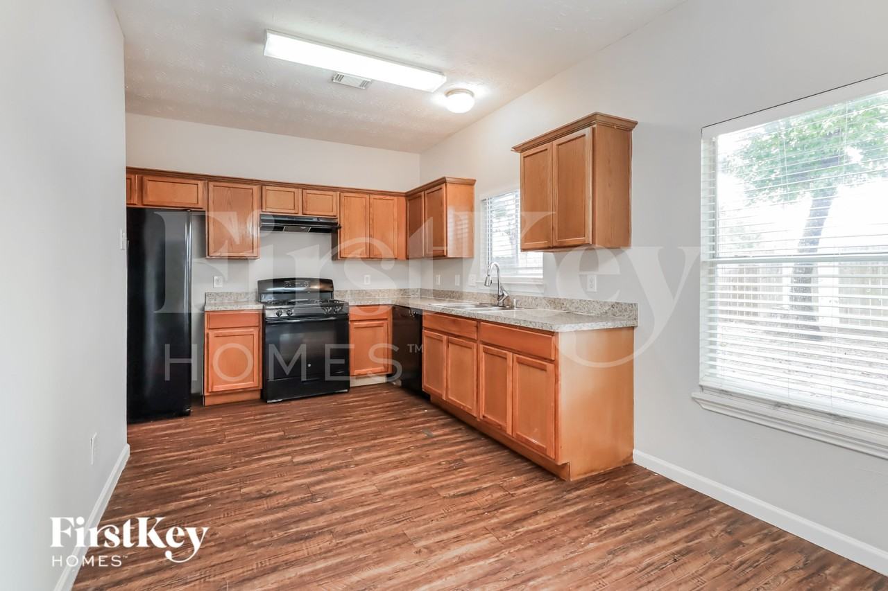 21613 Anvil Ln - Photo 6 of 16