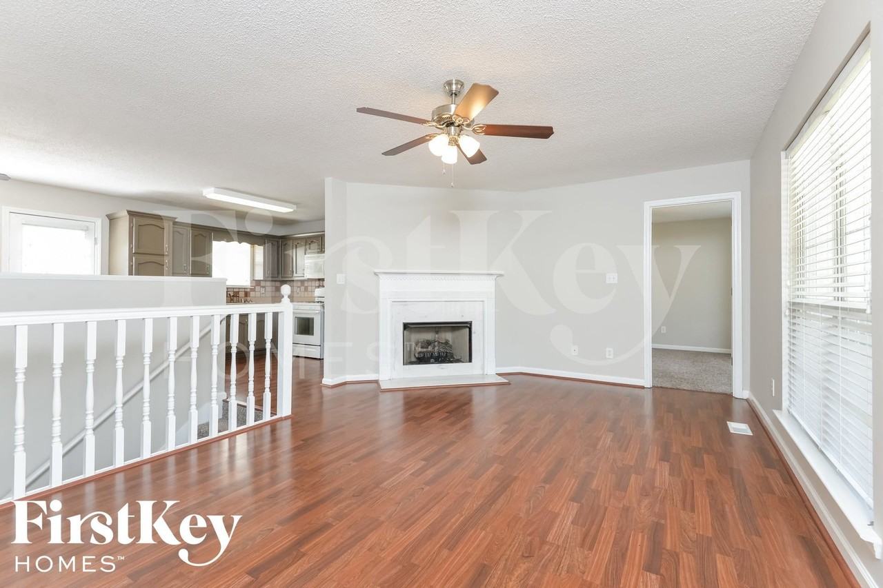1755 Annendale Dr - Photo 4 of 15