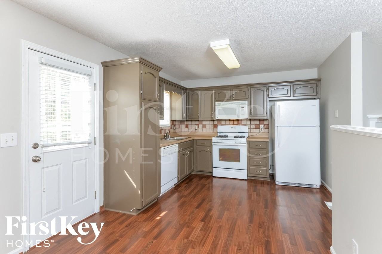 1755 Annendale Dr - Photo 6 of 15