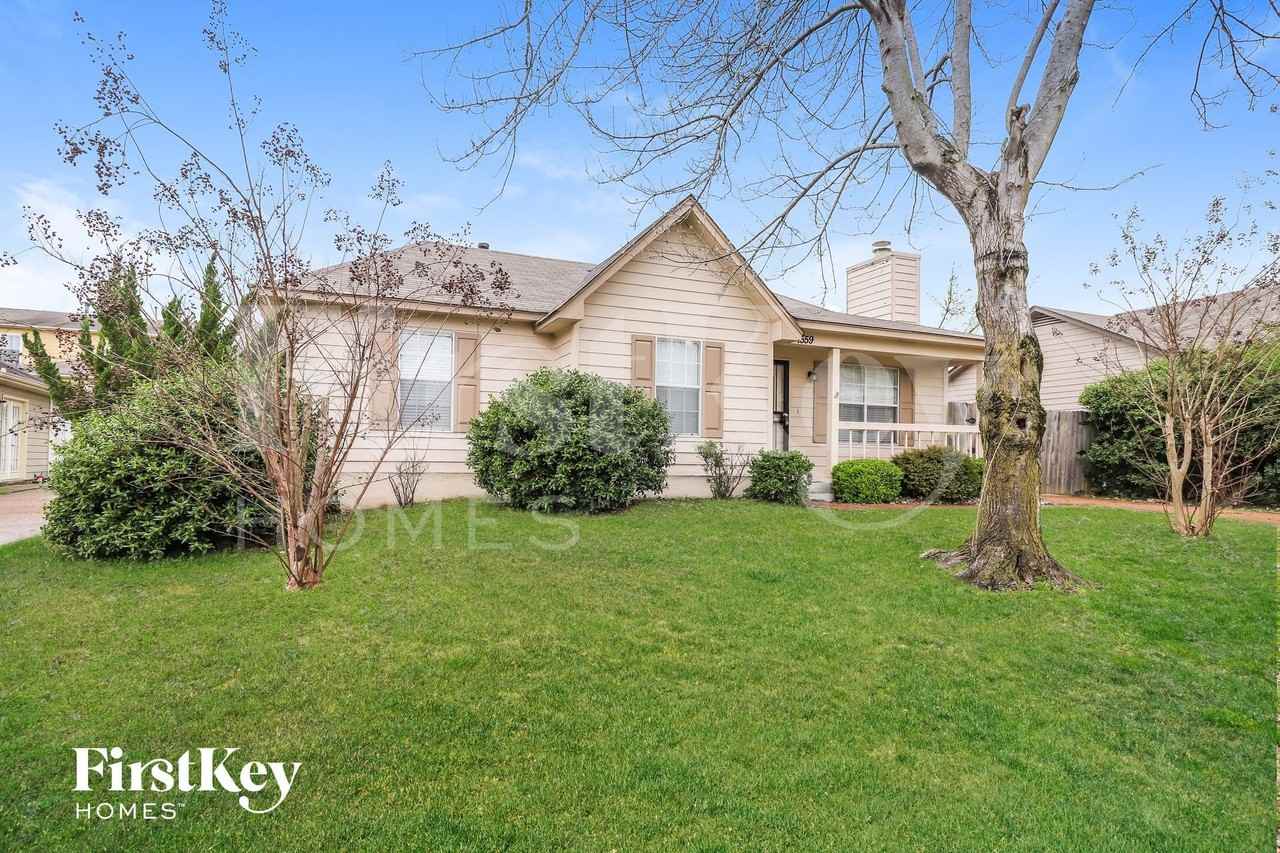 1559 Belle Trees Dr - Photo 2 of 15