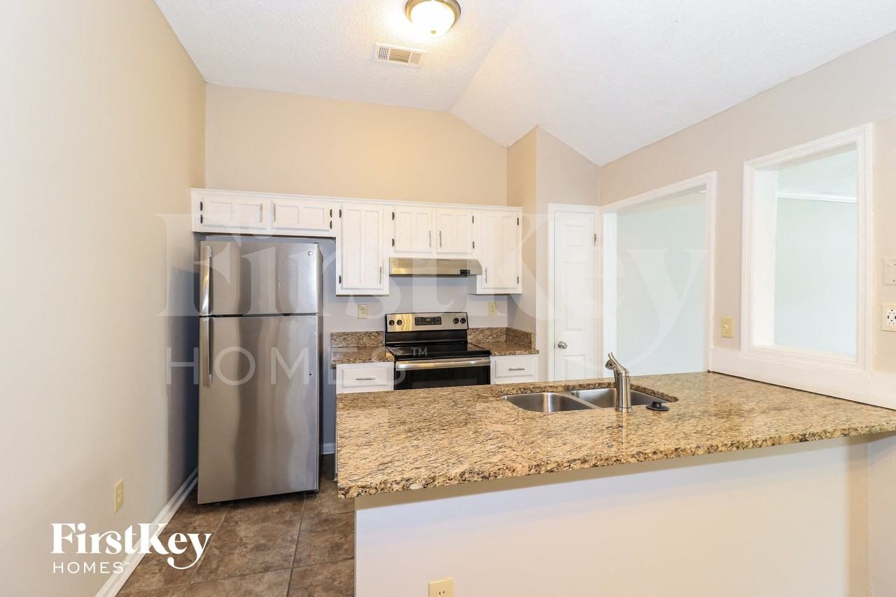 1559 Belle Trees Dr - Photo 4 of 15