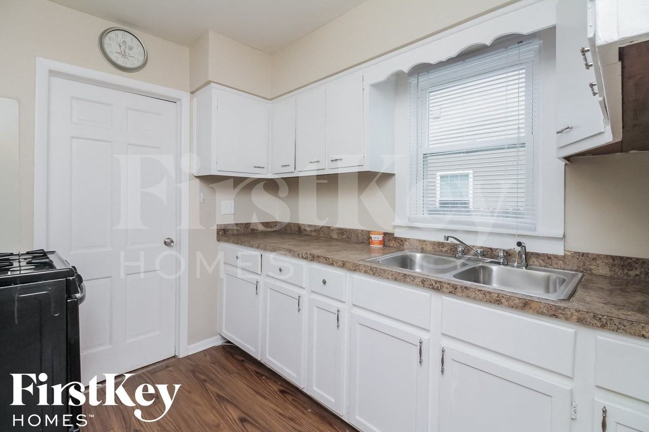 14626 Kedzie Ave - Photo 4 of 15