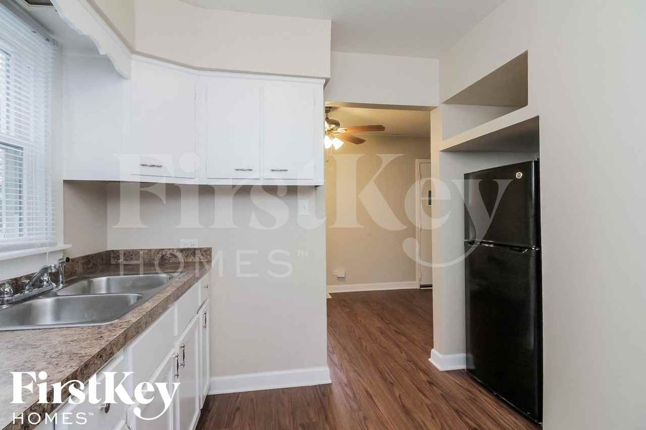 14626 Kedzie Ave - Photo 5 of 15