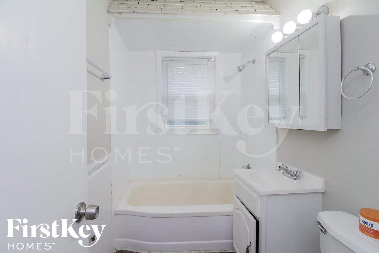 14626 Kedzie Ave - Photo 7 of 15