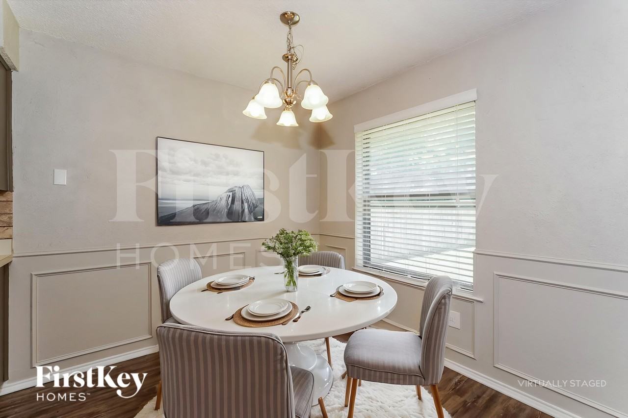 1128 Andrew St - Photo 7 of 20