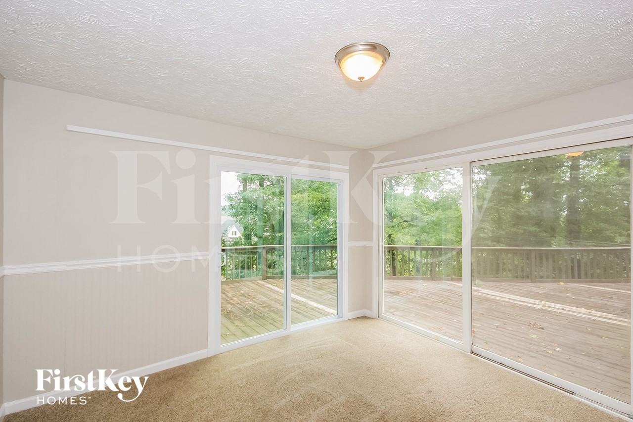 1105 Honeysuckle Dr - Photo 7 of 15