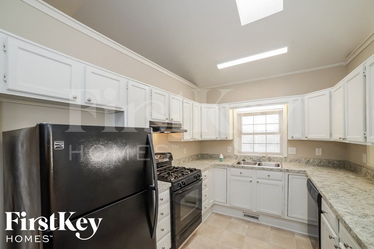 1 White Pines Dr - Photo 7 of 15