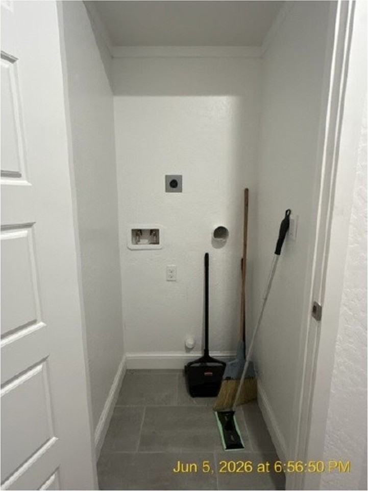 112 E Tyler Ave - Photo 4 of 10