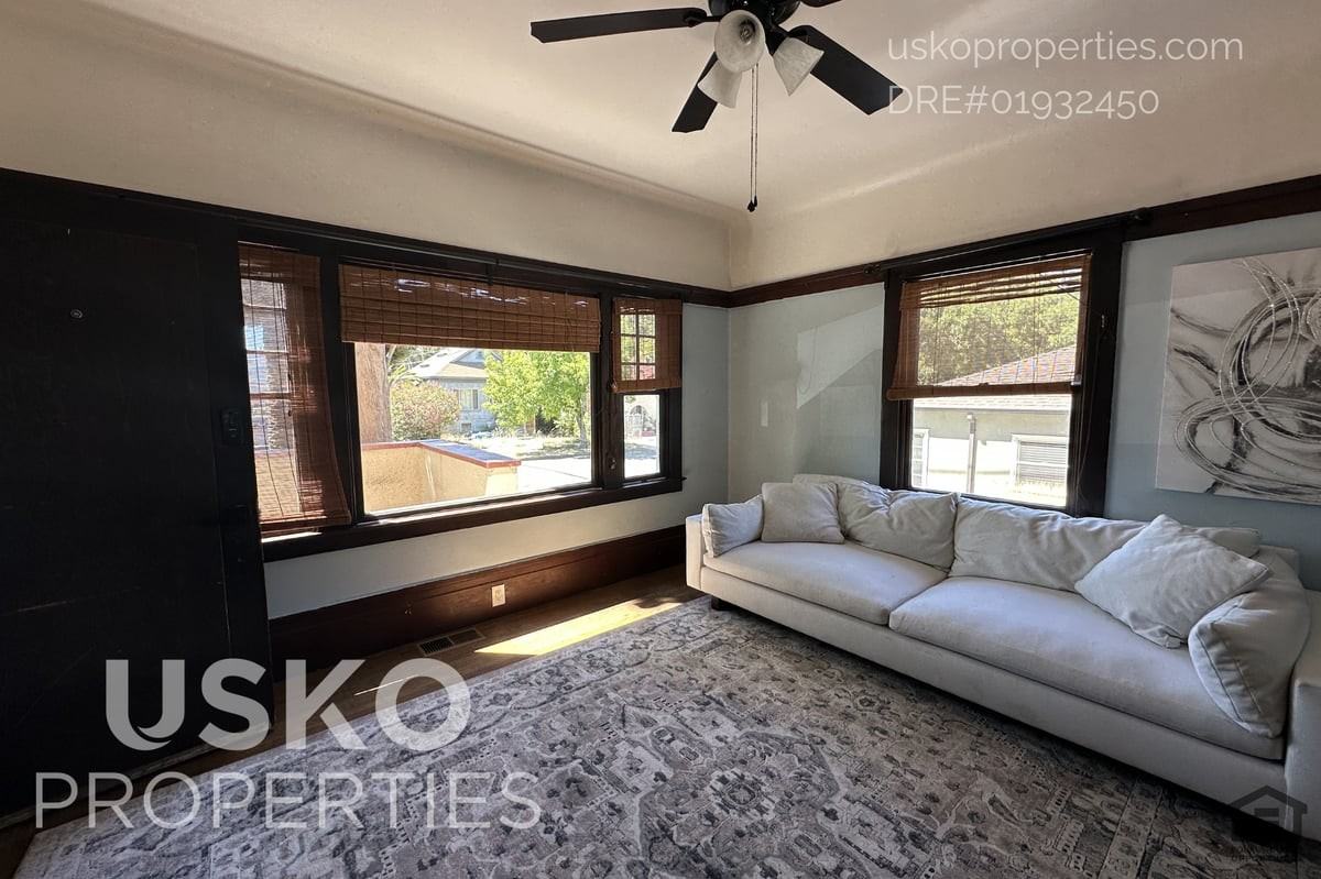 1717 26th St #1 - Photo 4 of 10