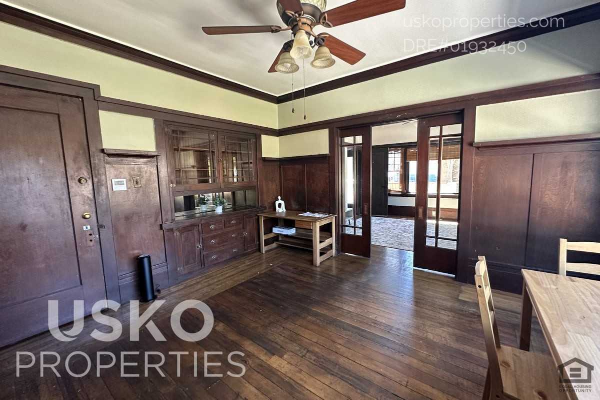 1717 26th St #1 - Photo 6 of 10