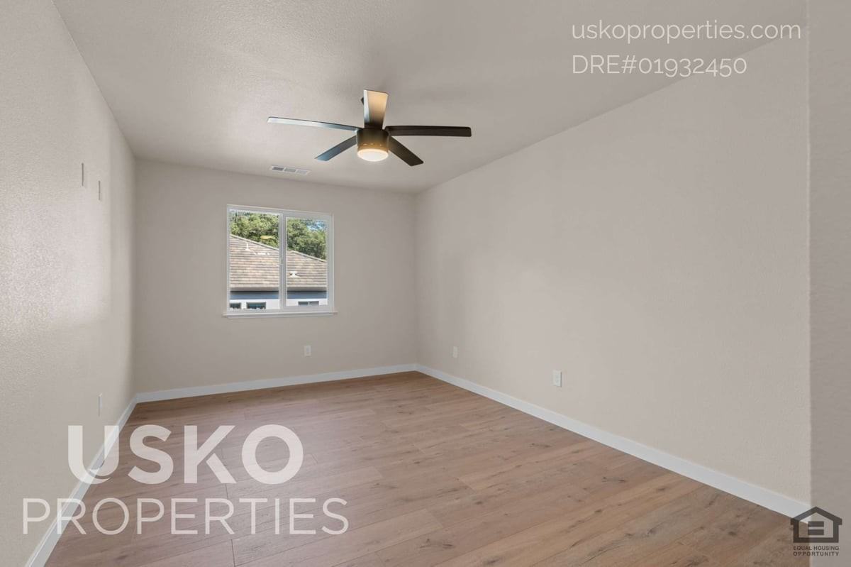 7835 Hutton Creek Ln #B - Photo 6 of 15
