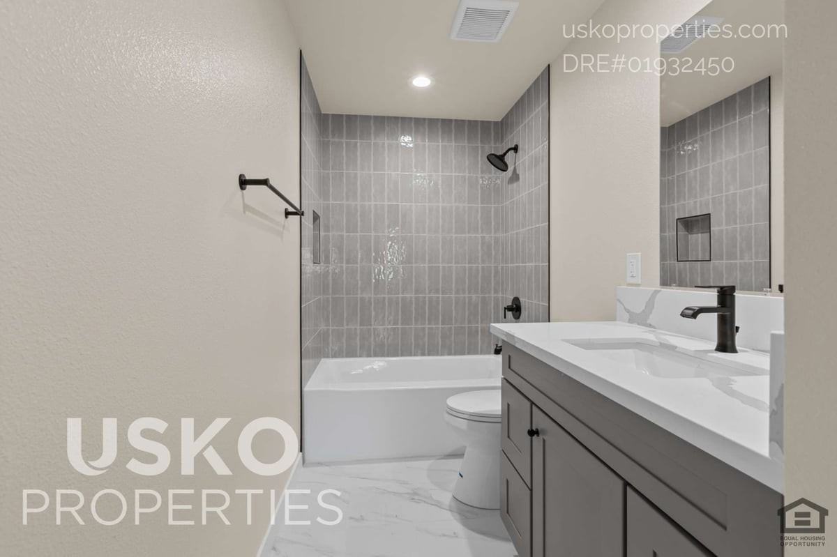 7835 Hutton Creek Ln #B - Photo 7 of 15