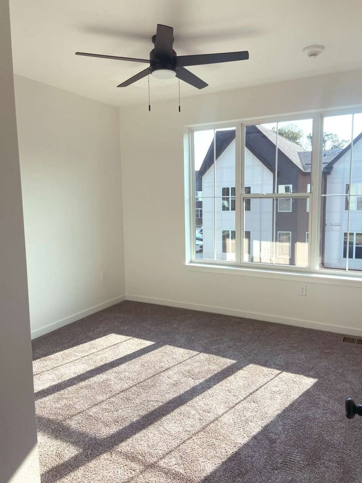 3154 Indianola Ave #101 - Photo 5 of 11