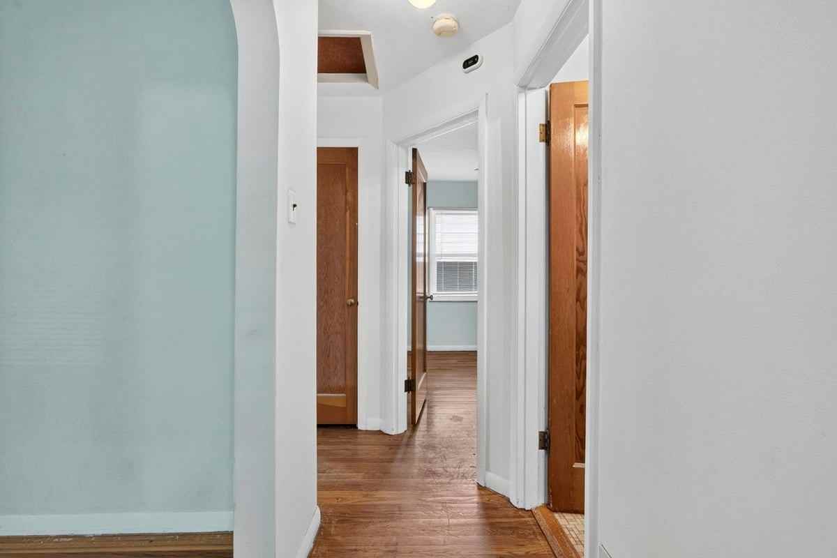 9826 Ravensbrook Dr - Photo 3 of 36