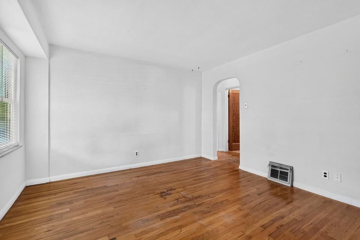 9826 Ravensbrook Dr - Photo 5 of 36