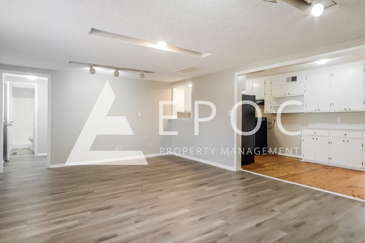 1933 W 49th Pl - Photo 4 of 15