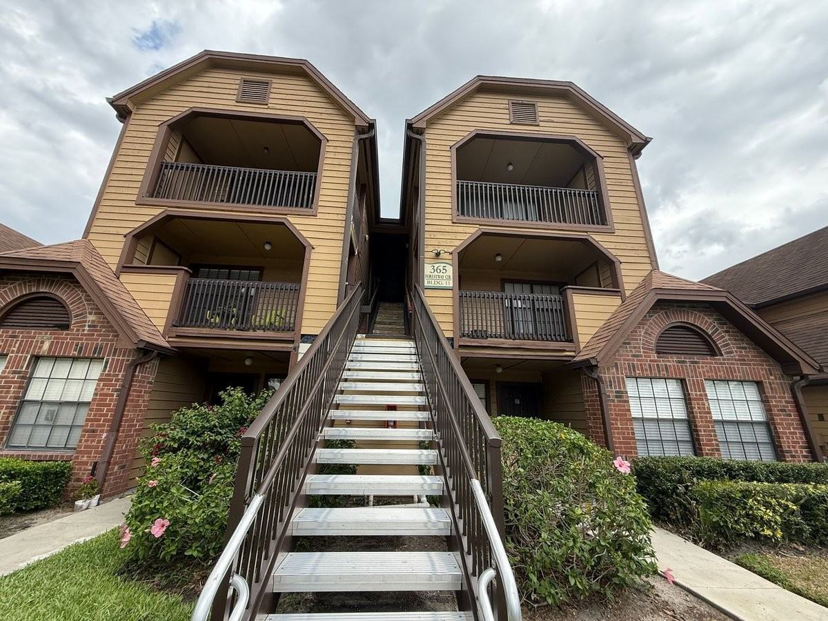 365 Forestway Cir #202