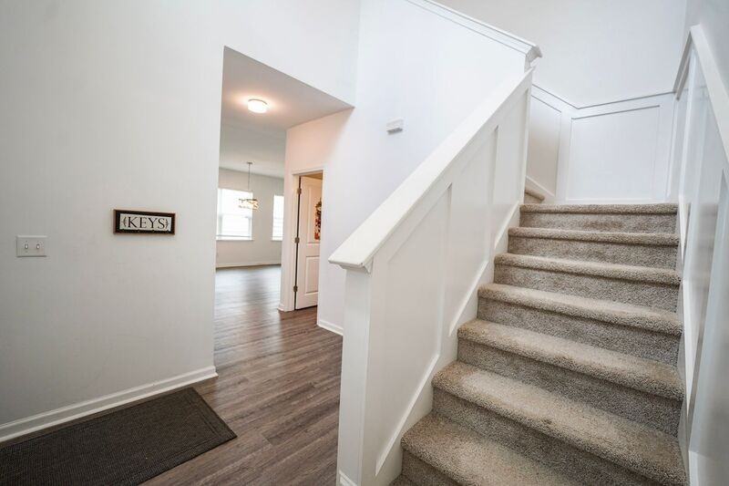 24 Crown Ct - Photo 5 of 28