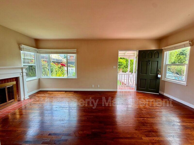 590 Oak St - Photo 5 of 17