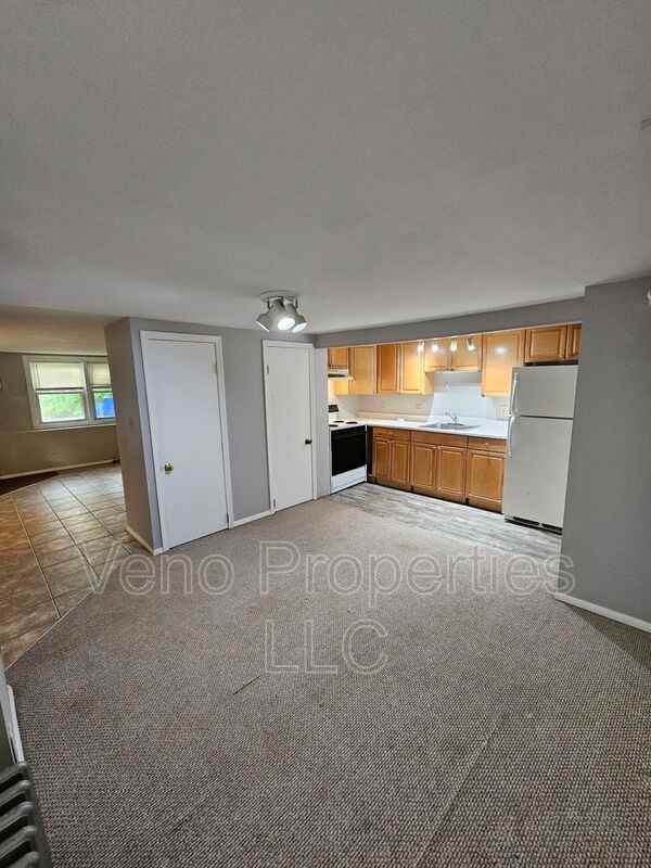293 Hudson Ave #G - Photo 2 of 10